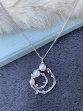 925 Silver Embrace Medal with three Pearls