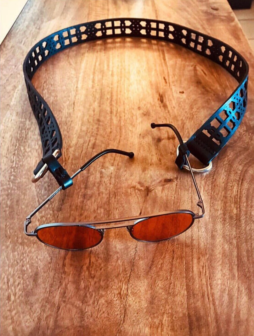Leather eyewear retainer with creative design