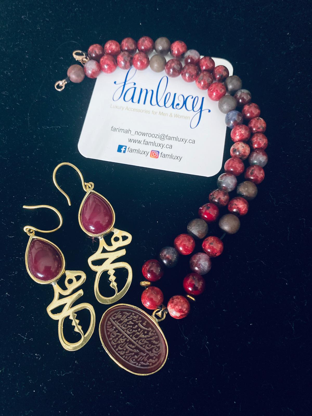Calligraphy necklace with Agate stones
