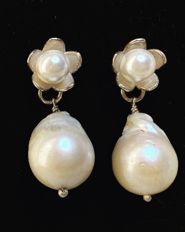 Flower Pearl earrings